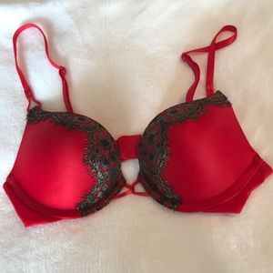 Victoria’s Secret Bombshell Plunge Red 32A